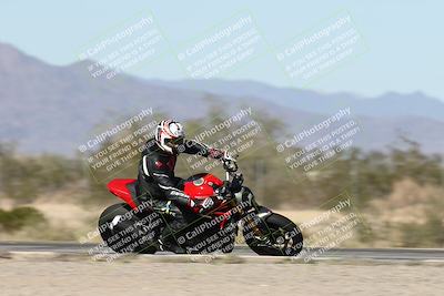 media/Dec-01-2025-Moto Forza (Mon) [[2daa91e15f]]/2-Intermediate Group/Session 3 (Turn 7 Inside Pans)/